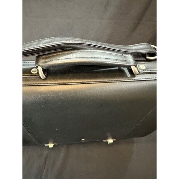 Leeds Black Leather Messenger Bag with Strap - Picture 7 of 15